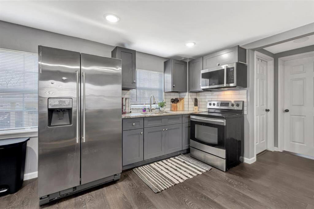 Super Cozy 2 Bedroom With Fast Wifi And Queen Bed Close To Downtown Houston!! Eksteriør billede