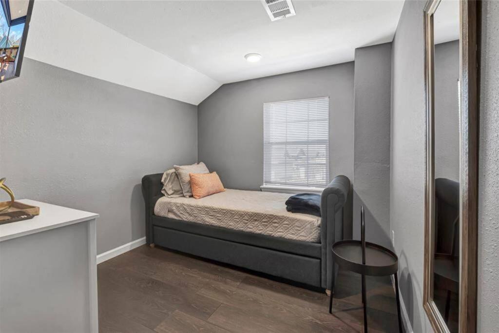 Super Cozy 2 Bedroom With Fast Wifi And Queen Bed Close To Downtown Houston!! Eksteriør billede